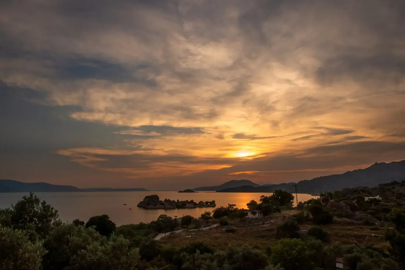 Ege'de gün batımı (temsili)